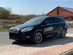 Schwarz Gebraucht 2012 Ford Focus Titanium Kombi | 6.500 € (Fairer Preis)