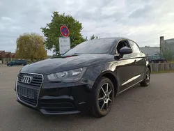 Schwarz Gebraucht 2013 Audi A1 Sportback Attraction Kleinwagen | 6.999 € (Fairer Preis)