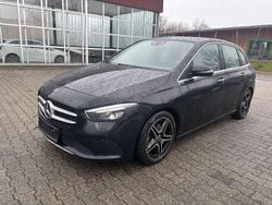 Kosmosschwarz Gebraucht 2021 Mercedes 200 Progressive Kombi | 25.500 € (Superpreis)