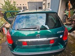 Grün Gebraucht 2005 Peugeot 407 Kombi | 2.500 €