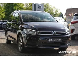 Deep black perleffekt Gebraucht 2022 VW Touran Active Van / Kleinbus | 32.990 € (Etwas zu teuer)