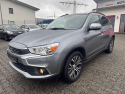 Grau Gebraucht 2017 Mitsubishi ASX Plus SUV | 6.899 € (Fairer Preis)