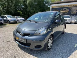 Grau Gebraucht 2010 Toyota Aygo Cool Kleinwagen | 2.490 € (Fairer Preis)