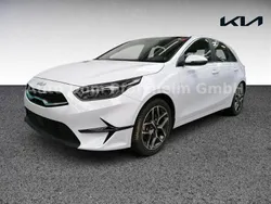 Weiß Gebraucht 2024 Kia Ceed Spirit Limousine | 22.400 € (Superpreis)