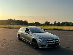 Grau Gebraucht 2013 Mercedes CLS350 Shooting Brake AMG Kombi | 16.499 € (Teuer)