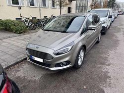 Grau Gebraucht 2017 Ford S-MAX Titanium Kombi | 17.000 € (Guter Preis)