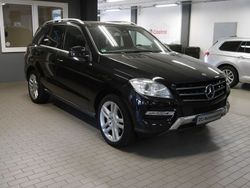 Obsidianschwarz metalliclack Gebraucht 2012 Mercedes ML350 SUV | 13.950 € (Etwas zu teuer)