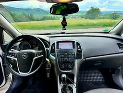 Weiß Gebraucht 2015 Opel Astra Kombi | 2.500 € (Fairer Preis)