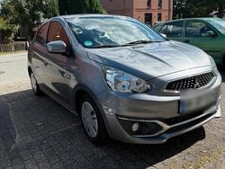 Grau Gebraucht 2017 Mitsubishi Space Star Kleinwagen | 3.900 € (Guter Preis)