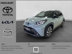 Urban khaki / mysticschwarz mi Gebraucht 2024 Toyota Aygo Team Kleinwagen | 17.990 € (Fairer Preis)