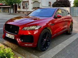 Rot Gebraucht 2016 Jaguar F-Pace First Edition SUV | 25.500 €
