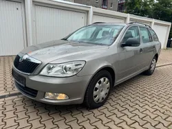 Grau Gebraucht 2012 Skoda Octavia Kombi | 1.700 € (Superpreis)