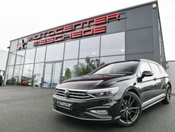 Deep black perleffekt Gebraucht 2023 VW Passat R-line Kombi | 40.790 € (Teuer)