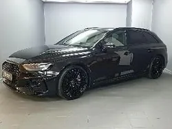 Mythosschwarz (metallic) Gebraucht 2022 Audi RS4 Ambiente Kombi | 66.660 € (Teuer)