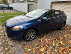 Blau Gebraucht 2016 Volvo V40 Kombi | 9.999 € (Guter Preis)