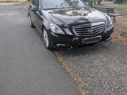 Schwarz Gebraucht 2010 Mercedes E350 Avantgarde Kombi | 9.900 € (Teuer)