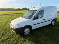 Weiß Gebraucht 2007 Opel Combo Van / Kleinbus | 3.499 € (Etwas zu teuer)