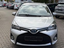 Silber Gebraucht 2017 Toyota Yaris Hybrid Edition-S Kleinwagen | 8.450 €