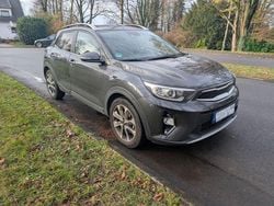Grau Gebraucht 2018 Kia Stonic Spirit SUV | 12.500 € (Guter Preis)