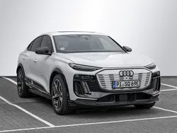 Gletscherweiß metallic Gebraucht 2025 Audi SQ6 Sportback e-tron Ambiente SUV | 96.450 €