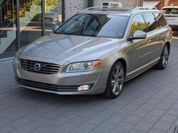 Gold Gebraucht 2014 Volvo V70 Inscription Kombi | 10.399 € (Teuer)