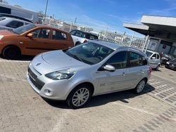 Silber Gebraucht 2010 Renault Clio GrandTour Dynamique Kombi | 1.799 €