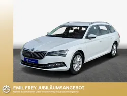 Weiß Gebraucht 2023 Skoda Superb Style Kombi | 33.514 € (Superpreis)