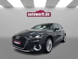 Grau Gebraucht 2023 Audi A3 Sportback Advanced Limousine | 22.490 € (Superpreis)