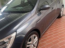 Grau Gebraucht 2016 Renault Mégane III Limousine | 8.990 € (Teuer)
