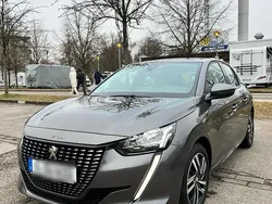 Grau Gebraucht 2020 Peugeot 208 Kleinwagen | 9.500 € (Etwas zu teuer)