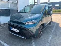 Blau Gebraucht 2024 Toyota Proace Verso City Kombi | 32.490 € (Etwas zu teuer)