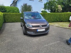 Braun Gebraucht 2011 VW Touran Van / Kleinbus | 7.900 € (Guter Preis)
