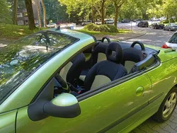 Grün Gebraucht 2002 Peugeot 206 CC Cabrio | 2.099 € (Fairer Preis)