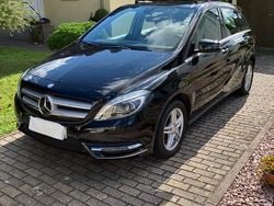 Schwarz Gebraucht 2013 Mercedes B180 Edition 1 Van / Kleinbus | 15.395 € (Fairer Preis)