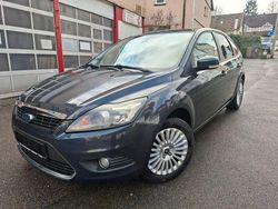 Grau Gebraucht 2008 Ford Focus Titanium Limousine | 3.800 € (Fairer Preis)