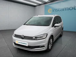 Weiß Gebraucht 2024 VW Touran Van / Kleinbus | 33.149 € (Fairer Preis)