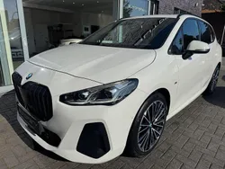 Weiß Gebraucht 2024 BMW 218 Active Tourer M Sport Van / Kleinbus | 26.850 € (Guter Preis)