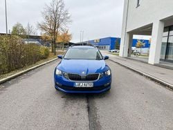 Blau Gebraucht 2019 Skoda Octavia Ambition Kombi | 9.990 € (Superpreis)