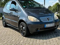 Grau Gebraucht 2000 Mercedes A160 Kombi | 1.000 € (Fairer Preis)