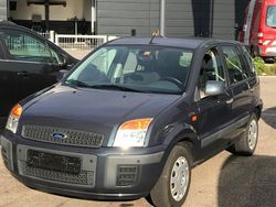 Grau Gebraucht 2012 Ford Fusion Trend Limousine | 6.890 €