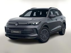 Grenadillschwarz metallic Neu 2025 VW Tiguan Comfortline SUV | 40.732 € (Superpreis)