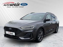 Grau Gebraucht 2024 Ford Focus ST-Line X Limousine | 26.900 € (Fairer Preis)