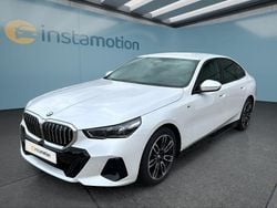 Weiß Gebraucht 2024 BMW 520 M Sport Limousine | 52.399 € (Guter Preis)