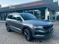 Grau Neu 2025 Skoda Karoq SportLine SUV | 37.385 € (Etwas zu teuer)
