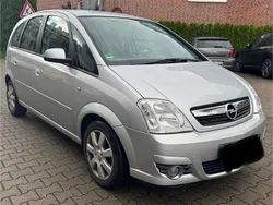 Silber Gebraucht 2006 Opel Meriva Van / Kleinbus | 4.500 € (Teuer)