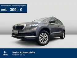 Graphitegrau metallic Gebraucht 2023 Skoda Karoq Ambition SUV | 28.930 € (Guter Preis)