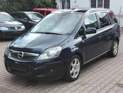 Blau Gebraucht 2010 Opel Zafira Innovation Van / Kleinbus | 4.850 € (Etwas zu teuer)