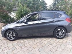 Grau Gebraucht 2016 BMW 220 Active Tourer Sport Line Van / Kleinbus | 14.000 € (Fairer Preis)
