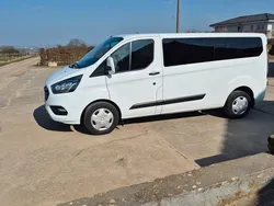 Weiß Gebraucht 2019 Ford Tourneo Custom Van / Kleinbus | 18.390 € (Teuer)