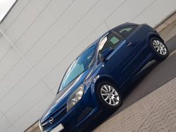 Blau Gebraucht 2005 Opel Astra Coupé | 2.600 € (Fairer Preis)
